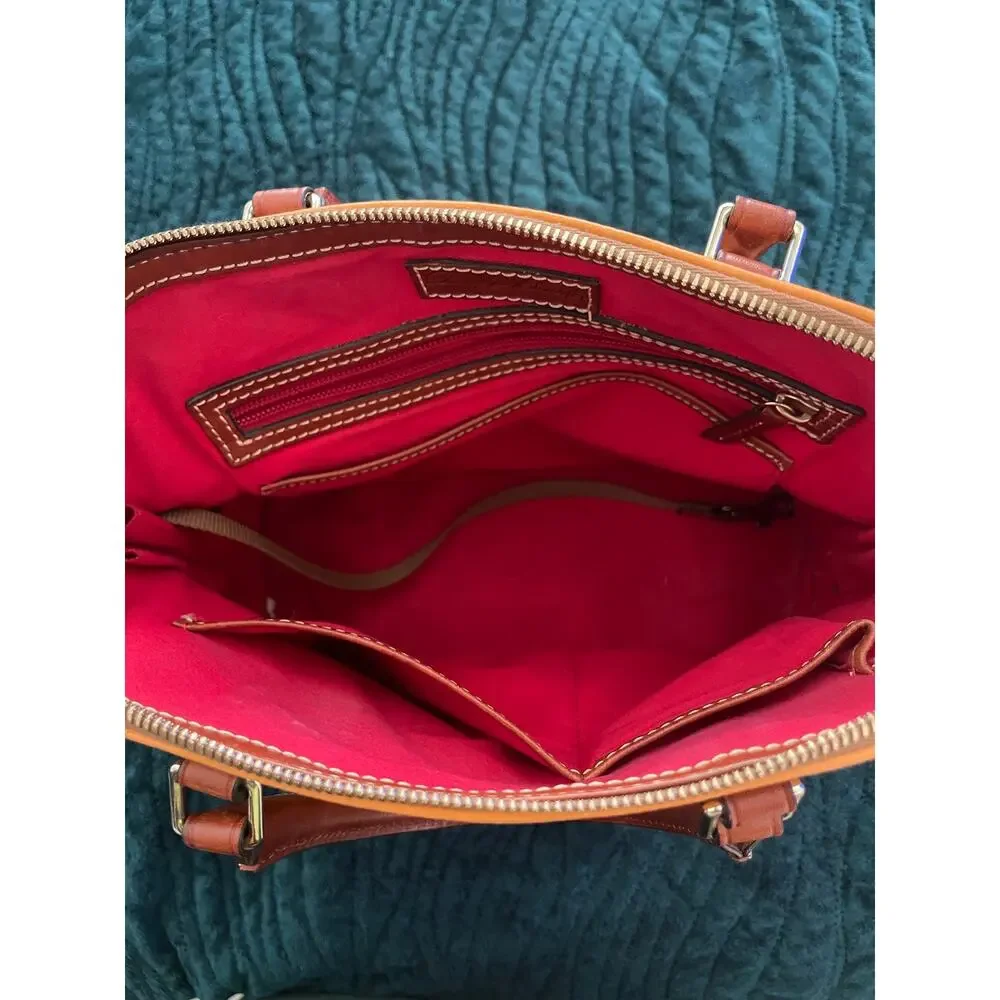 Classic Dooney & Bourke Pebble Grain Zip Satchel Leather Bag